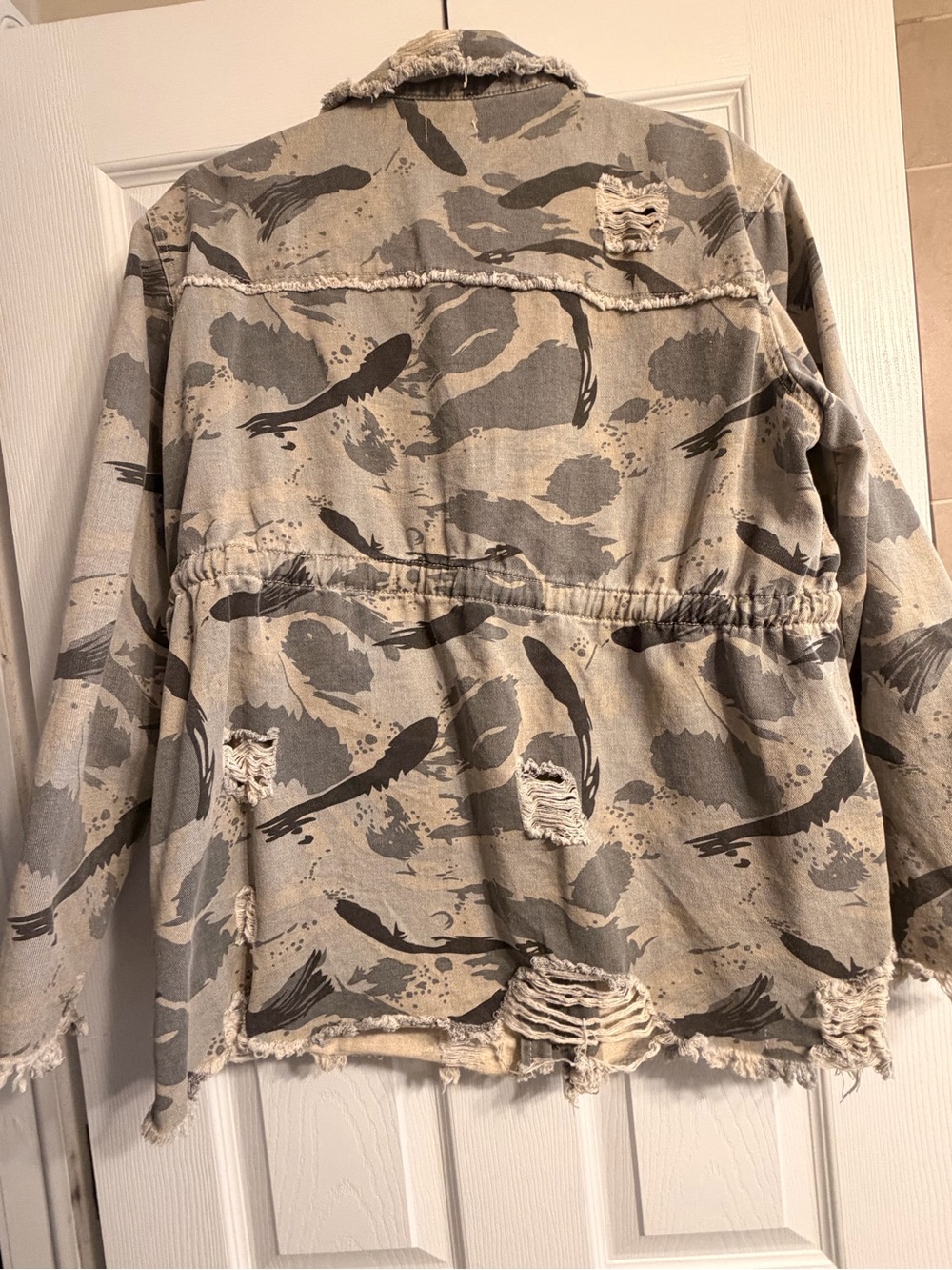 POL Distressed Camo Utility Jacket - Olive - Picture 3 of 4